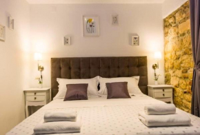 XIV Century Rooms